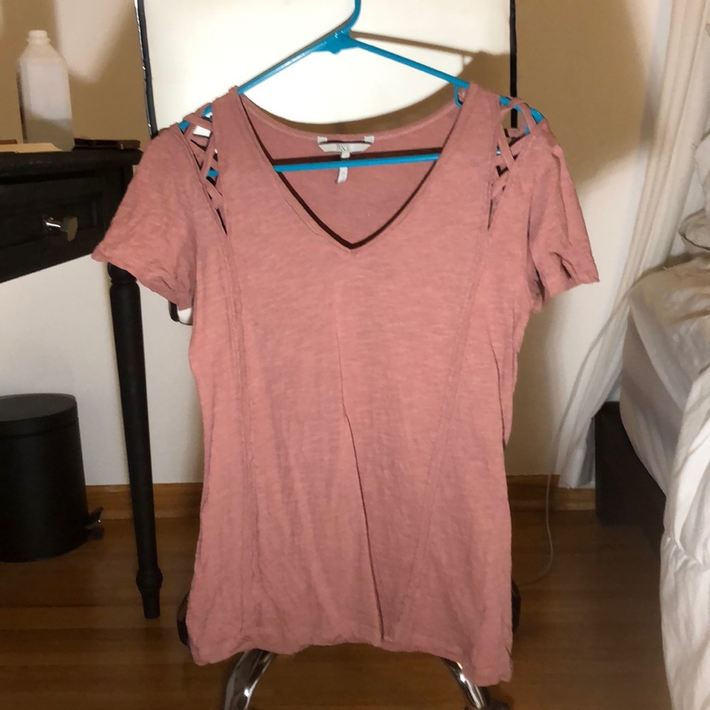 t-shirt from the buckle
